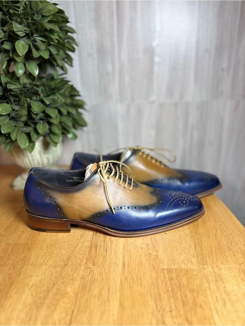 Carrucci Men’s Two-Tone Blue & Cognac Leather Wingtip Oxford Dress Shoes